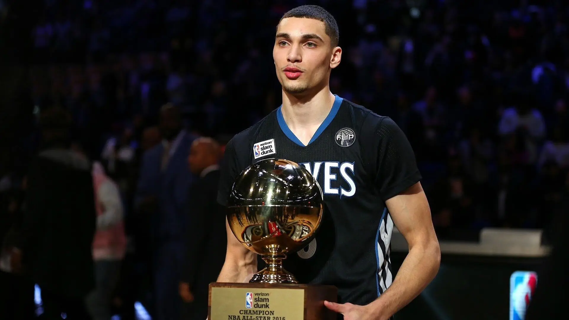 青少年“拼搏精神”公益影像展在南京隆重开幕，传递正能量，青少年公益活动照片